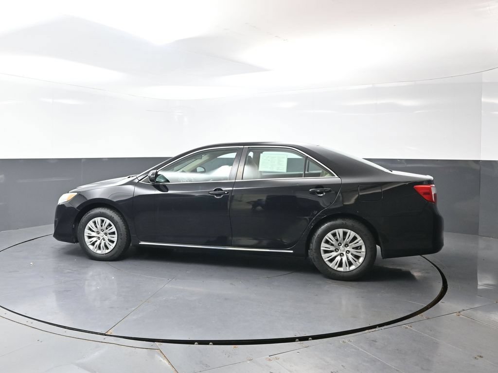 Used 2014 Toyota Camry LE FWD image 7