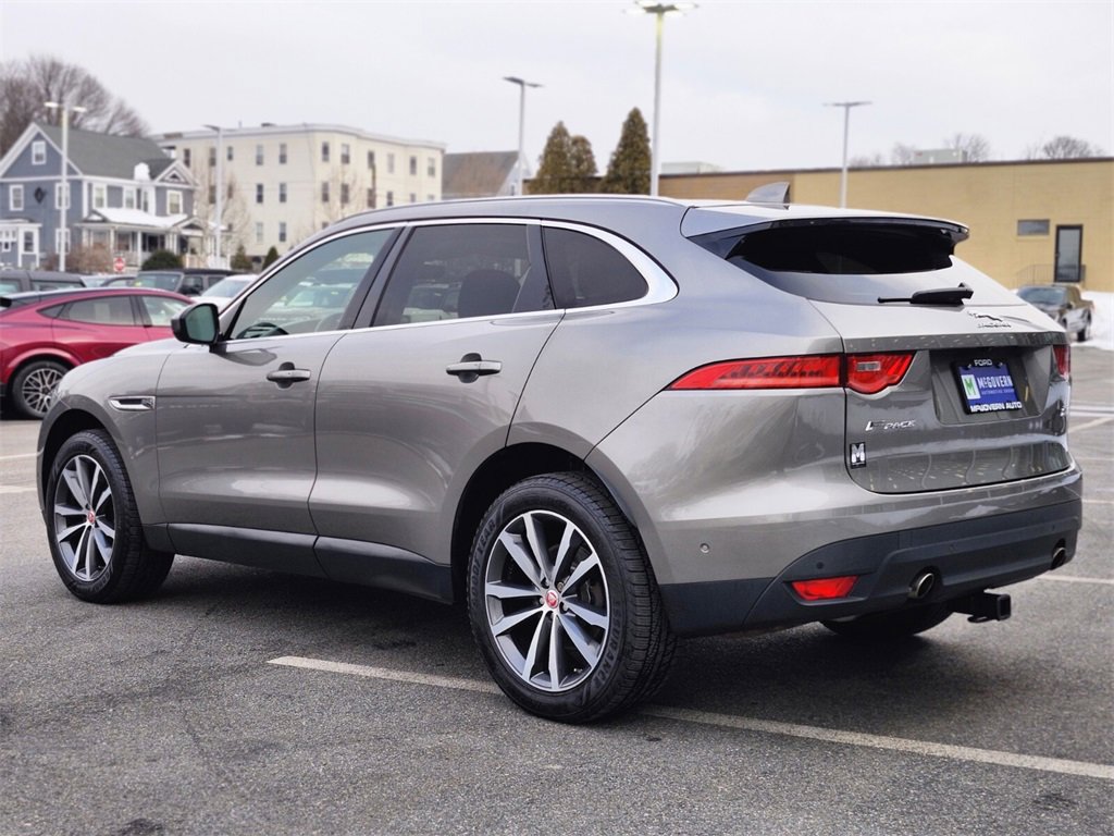 Used 2019 Jaguar F-PACE Prestige image 3