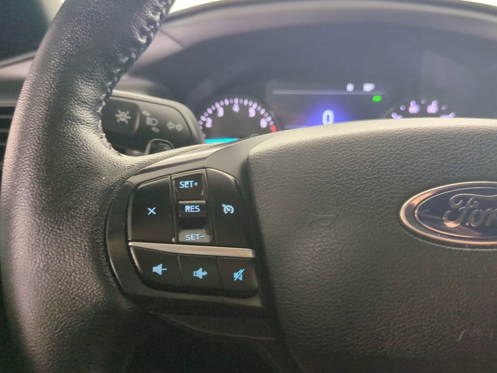 Used 2020 Ford Explorer XLT image 30
