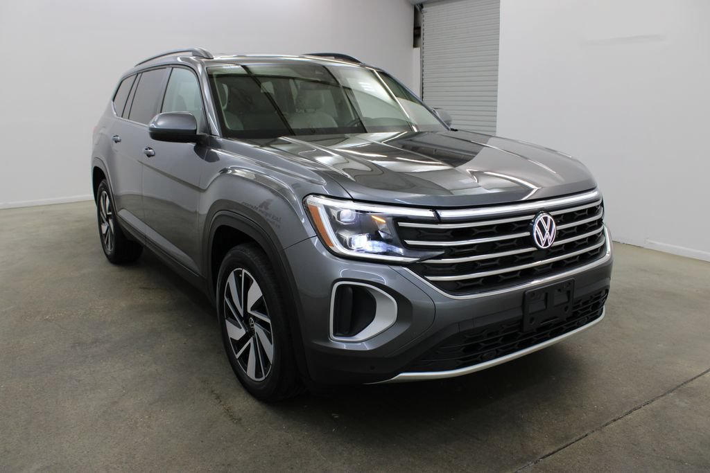 Certified 2024 Volkswagen Atlas SE w/ Panoramic Sunroof Package AWD/4WD image 6