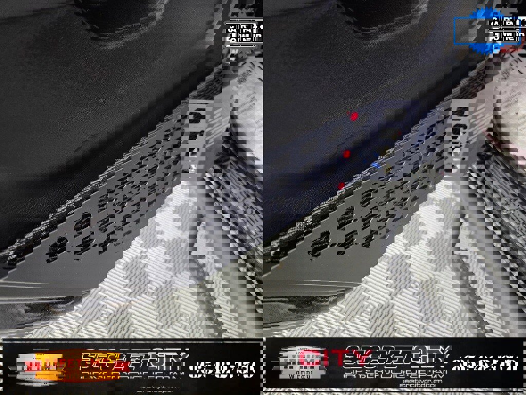 Used 2024 Jeep Wrangler Sport S image 13