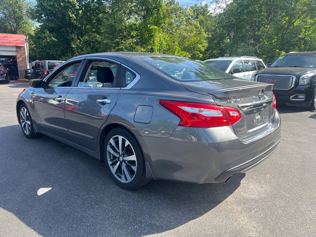 Used 2016 Nissan Altima 2.5 SR image 3