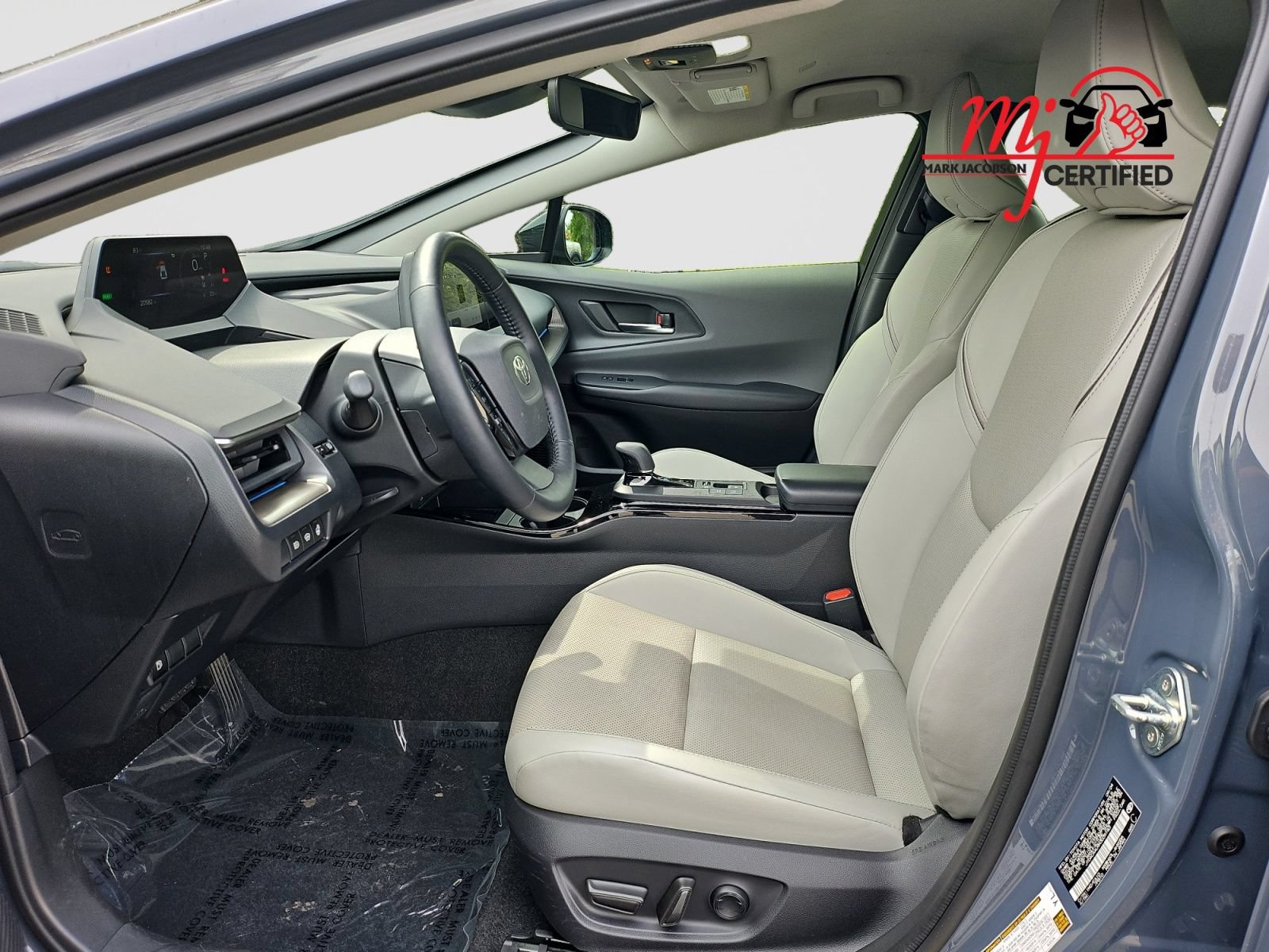 Used 2024 Toyota Prius XLE FWD image 22