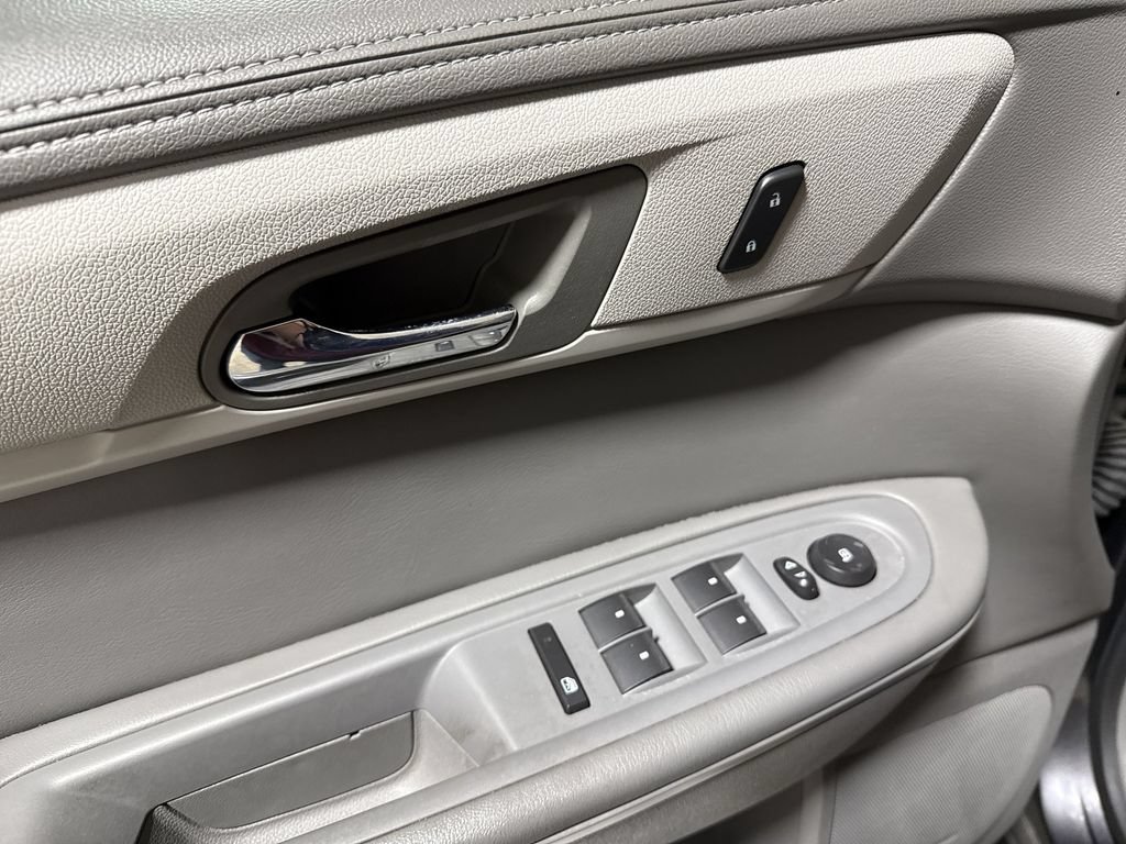 Used 2015 Chevrolet Traverse LS FWD image 20