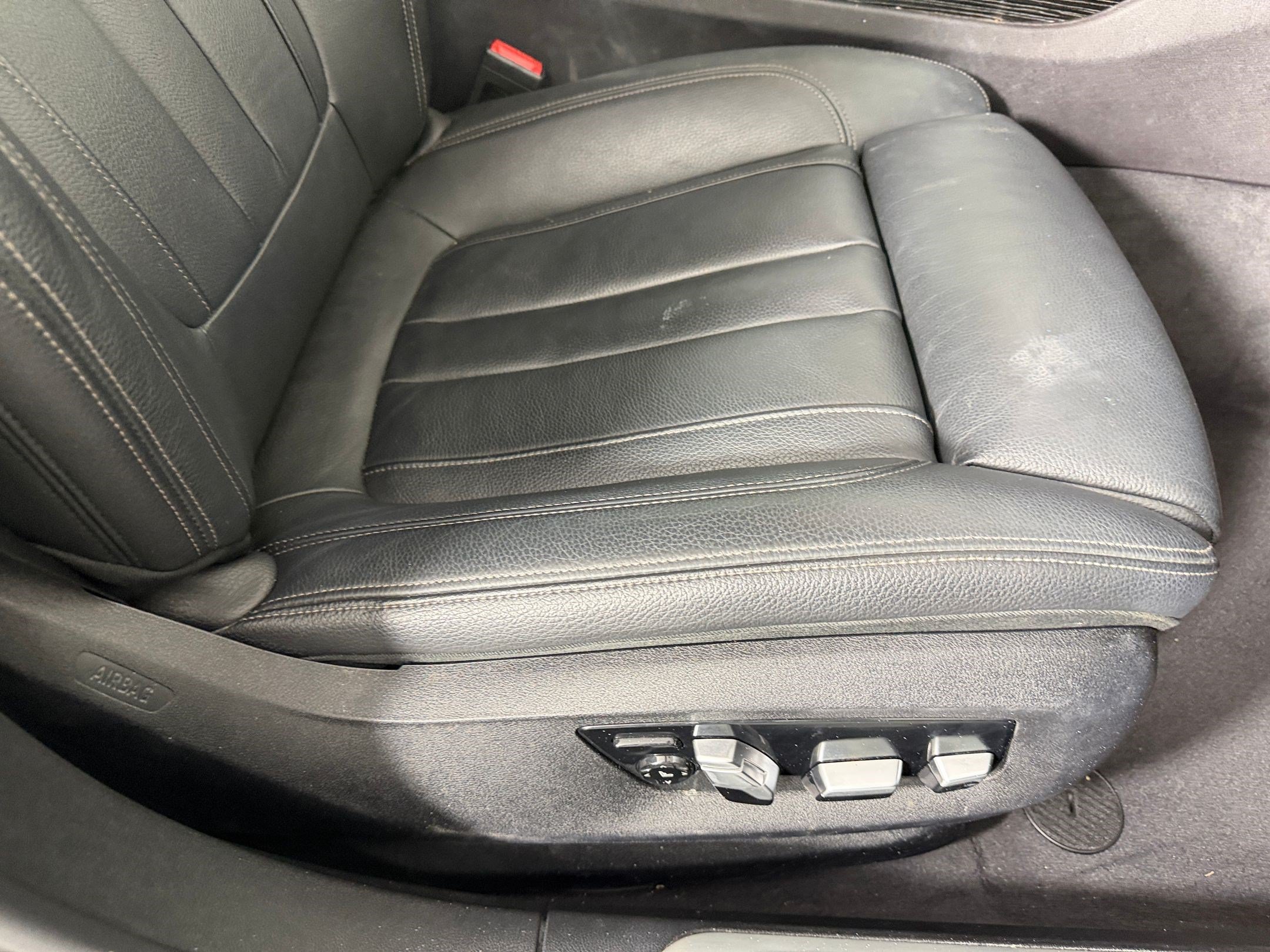 Used 2019 BMW 740i w/ M Sport Package RWD image 35