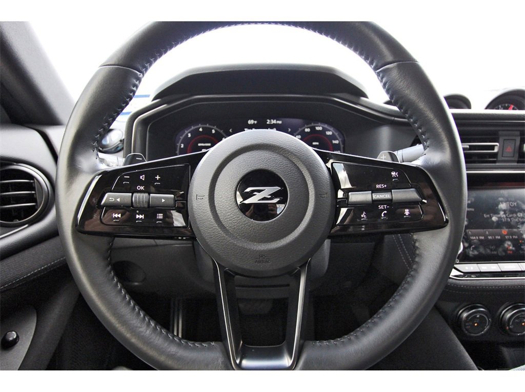 Used 2024 Nissan Z Sport w/ Floor Mat Package image 9