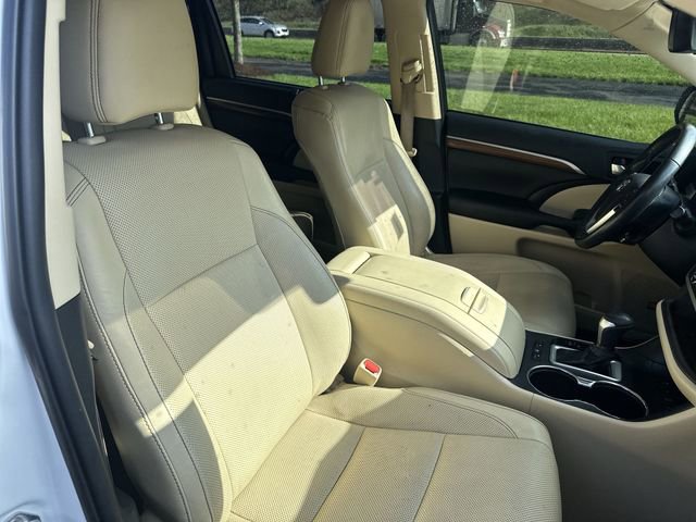 Used 2019 Toyota Highlander Limited Platinum image 31
