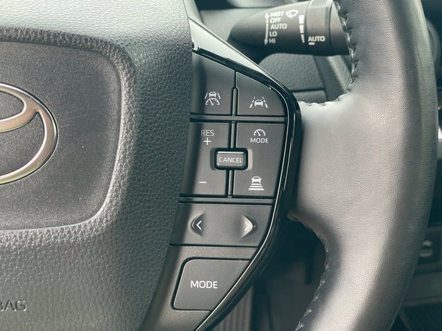 Used 2023 Toyota Prius XLE AWD/4WD image 12