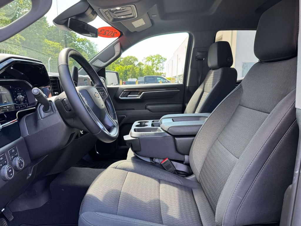 Used 2023 Chevrolet Silverado 1500 LT AWD/4WD image 15