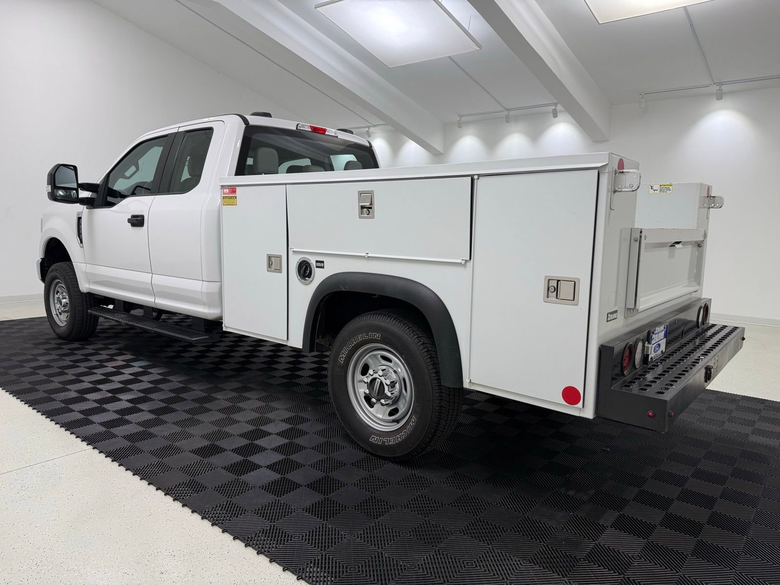 Used 2020 Ford F250 XL w/ Power Equipment Group image 5