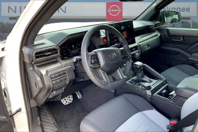 Used 2025 Toyota Tacoma TRD Sport AWD/4WD image 16