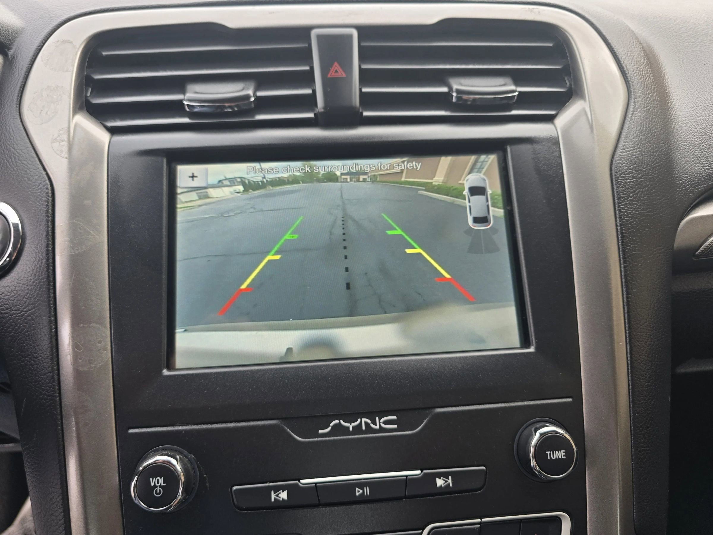Used 2019 Ford Fusion SE FWD image 27