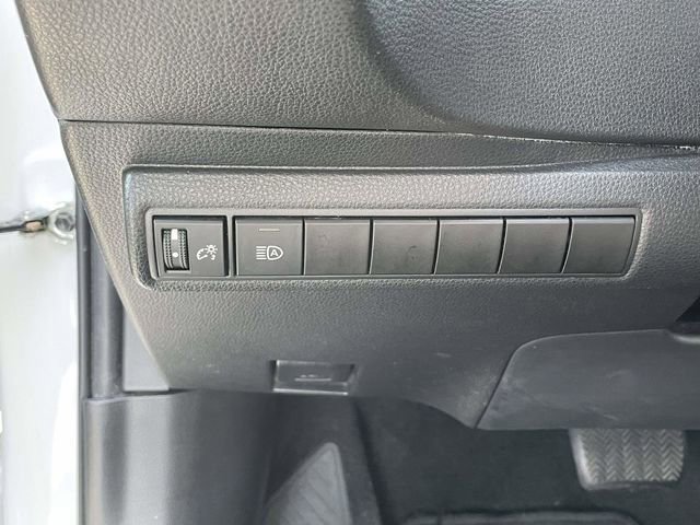 Used 2022 Toyota Corolla LE image 20