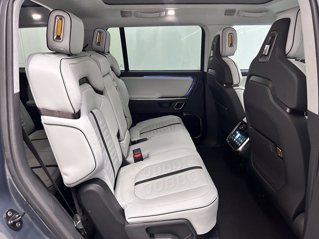 Used 2024 Rivian R1S Adventure Dual AWD/4WD image 18