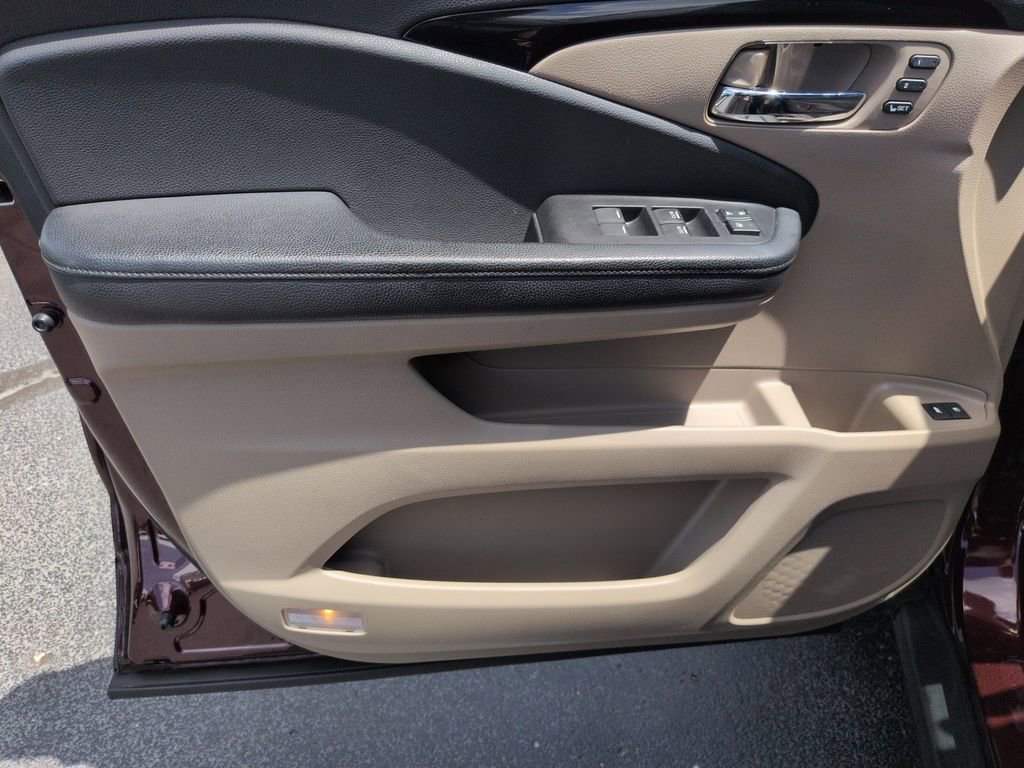 Used 2017 Honda Pilot Elite image 10