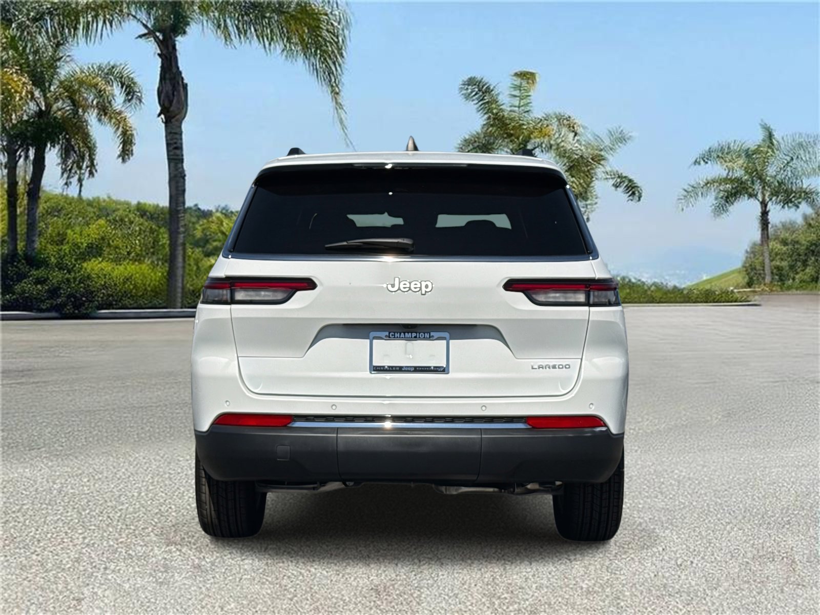 New 2026 Jeep Grand Cherokee L Laredo image 5