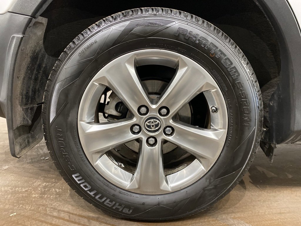 Used 2015 Toyota RAV4 XLE image 22