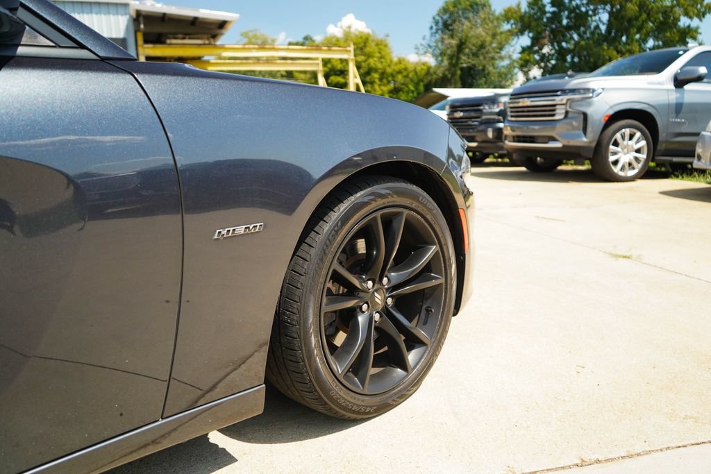 Used 2017 Dodge Charger R/T w/ Blacktop Package RWD image 18