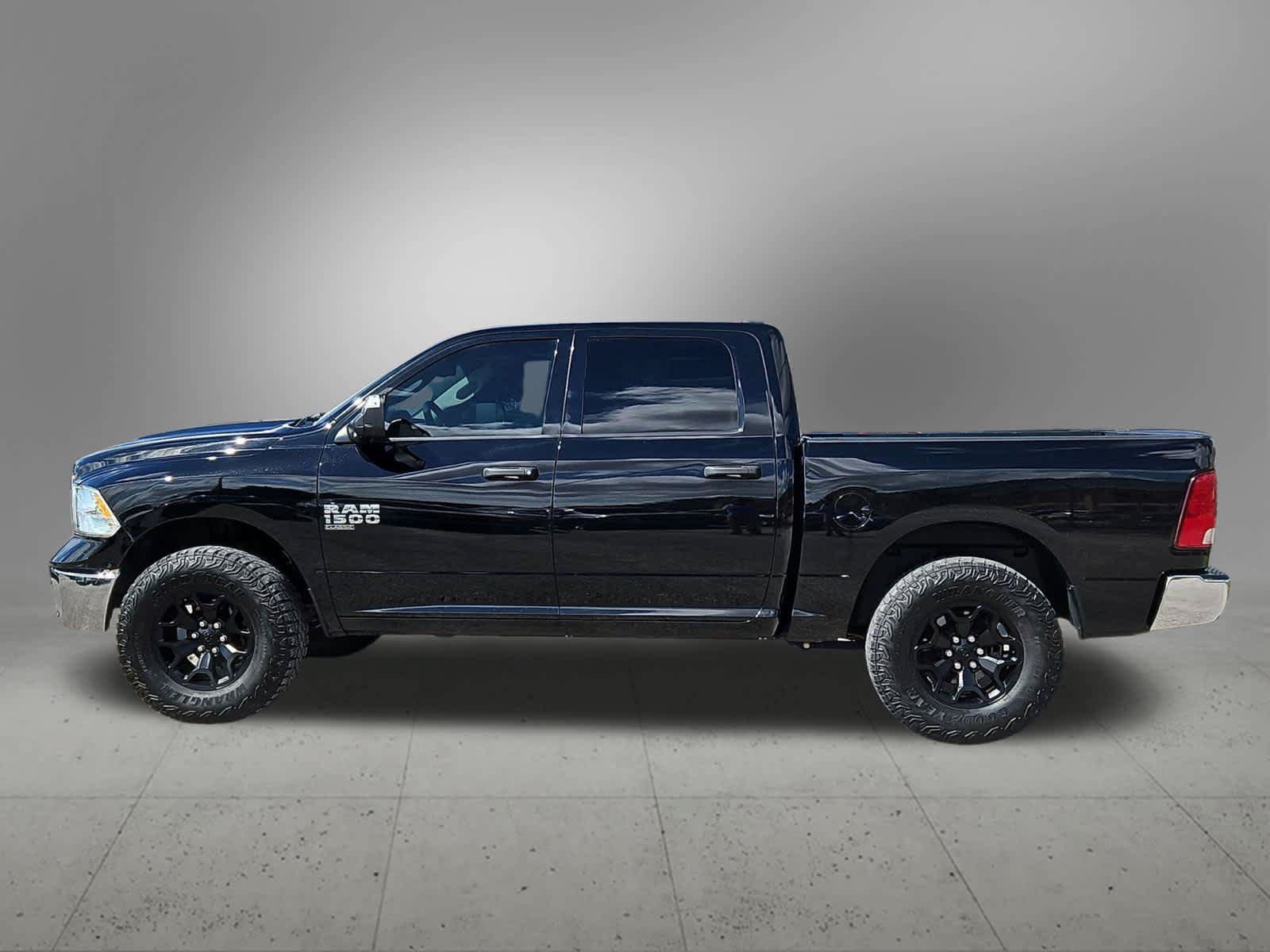 Used 2023 RAM 1500 Classic SLT w/ Trailer & Traction Group AWD/4WD image 3