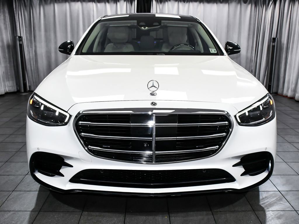 Used 2022 Mercedes-Benz S 580 4MATIC Sedan image 2