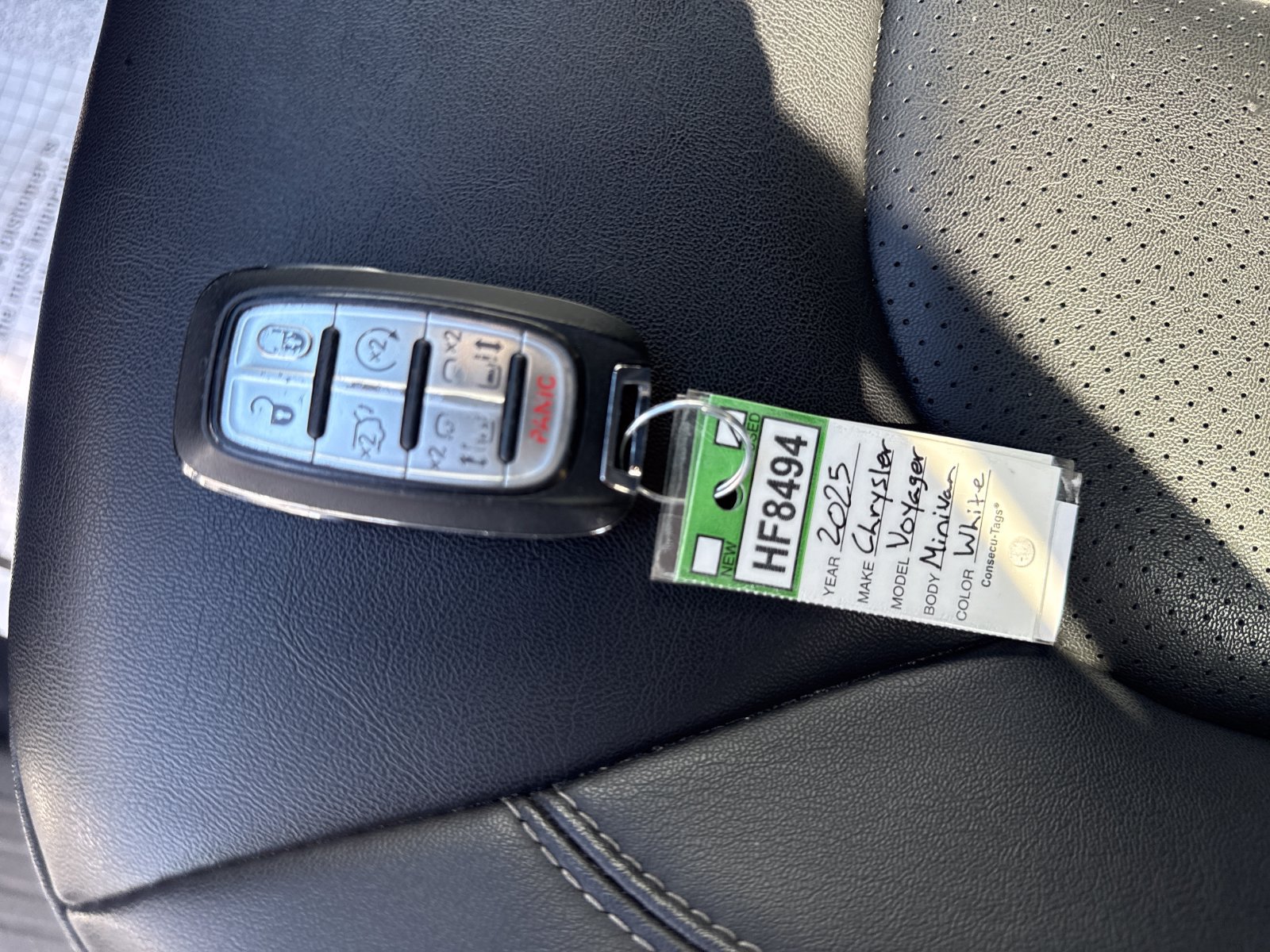 Used 2025 Chrysler Voyager LX FWD image 29