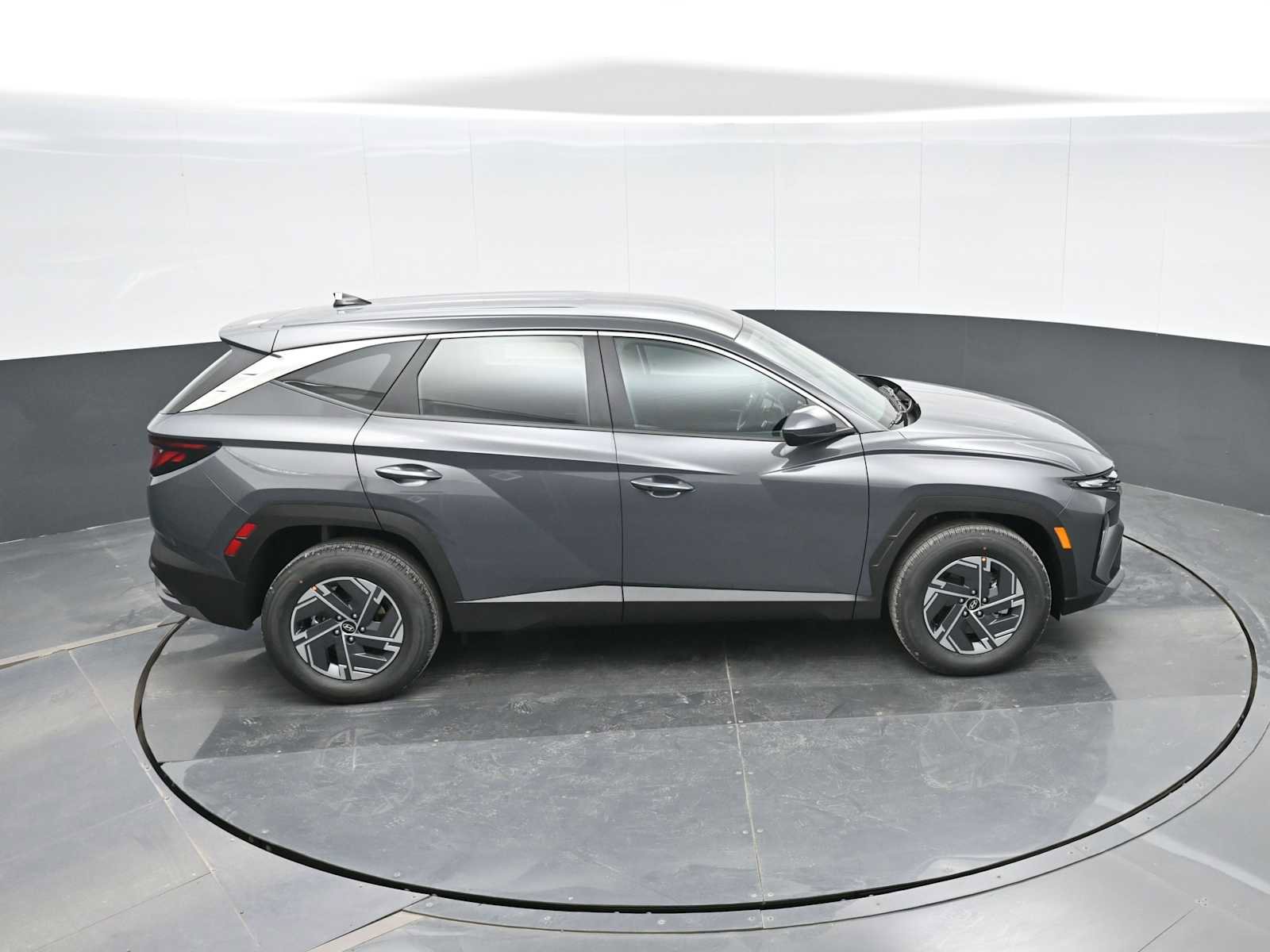 New 2026 Hyundai Tucson Blue SE image 30