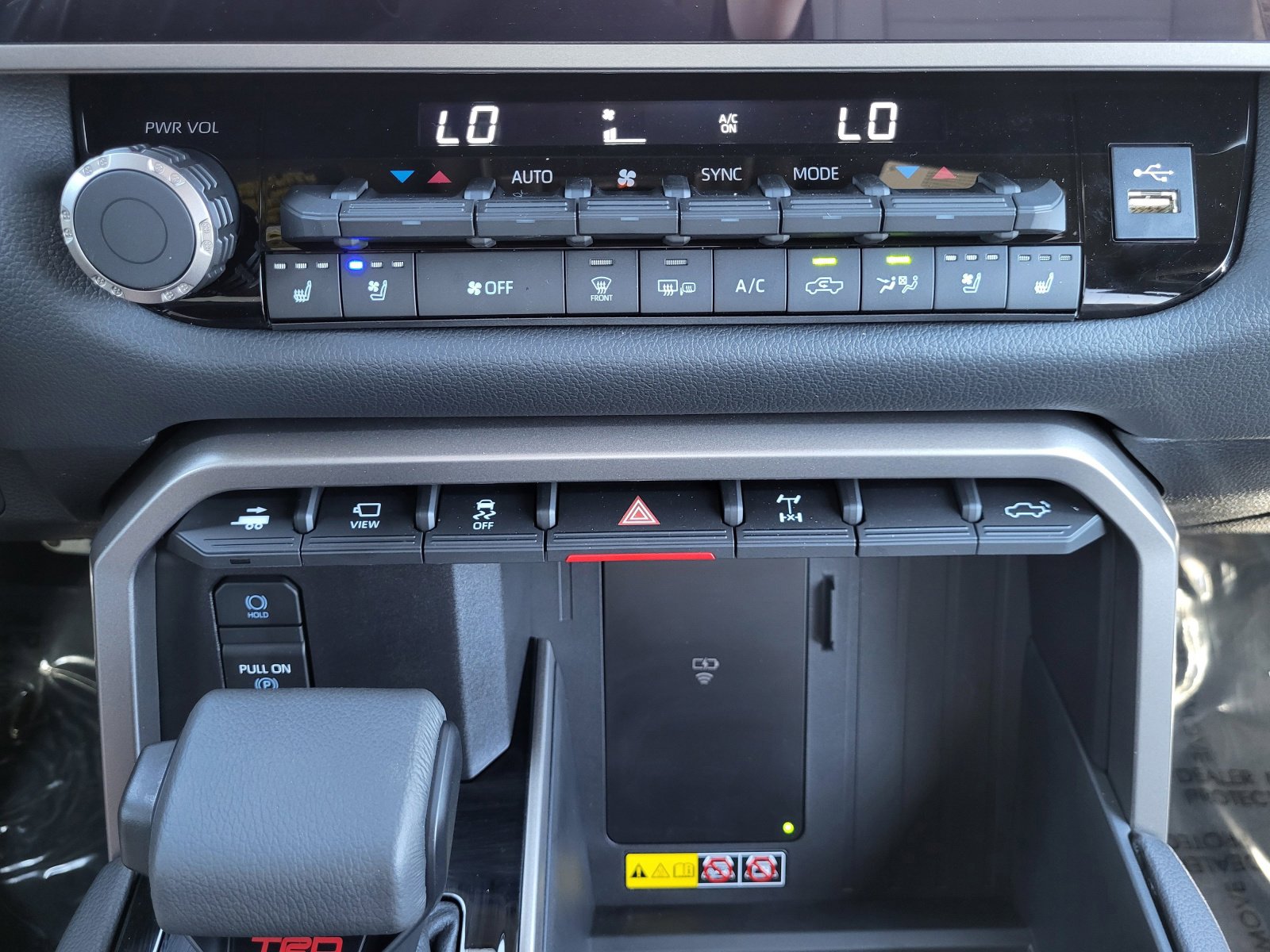 Used 2026 Toyota Tundra Limited w/ TRD Off-Road Package image 19