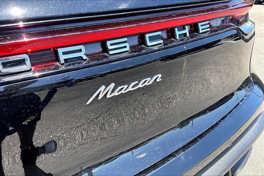 Used 2025 Porsche Macan AWD/4WD image 20