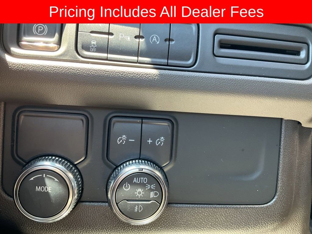 Used 2024 GMC Yukon SLT RWD image 12