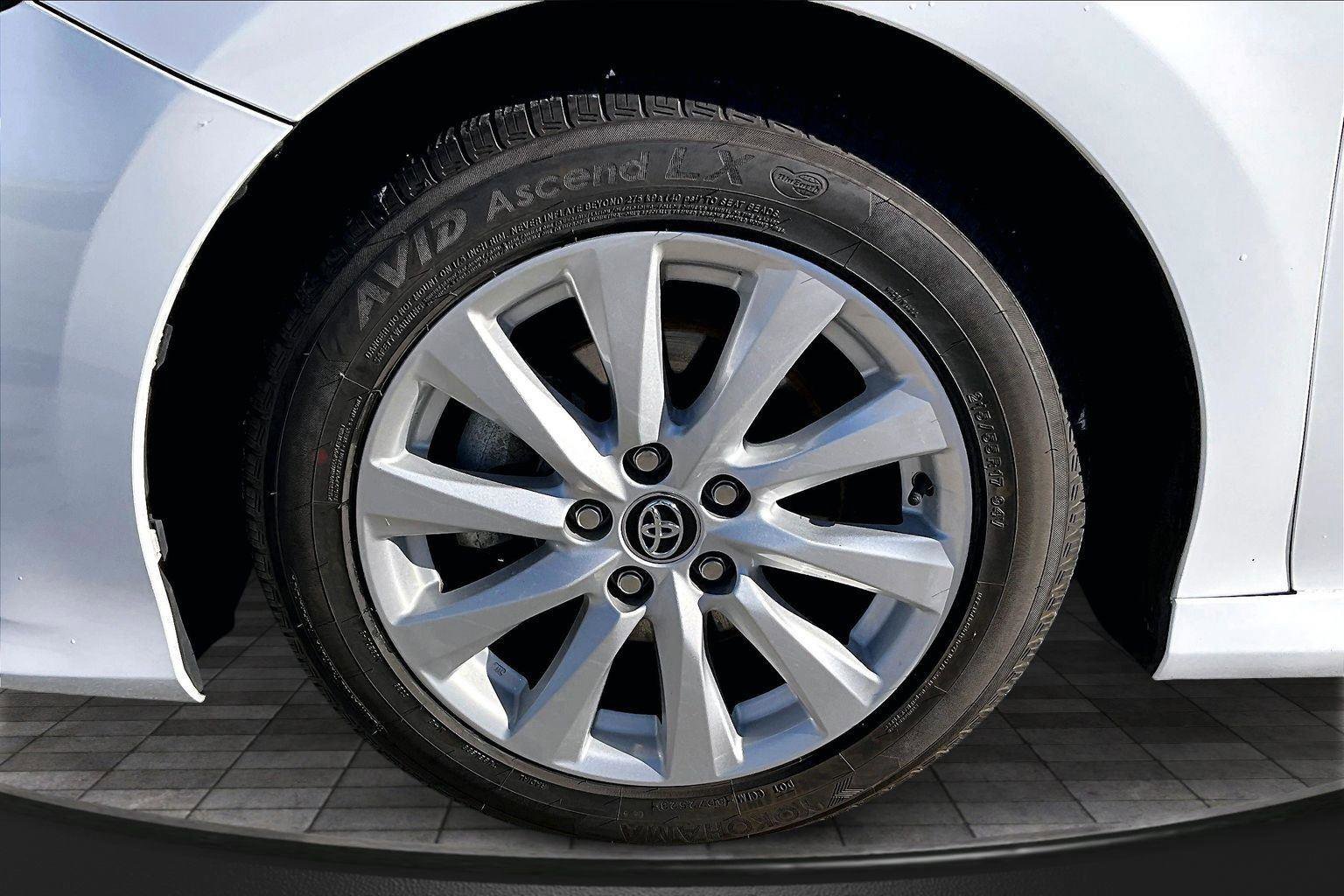 Used 2020 Toyota Camry LE image 25