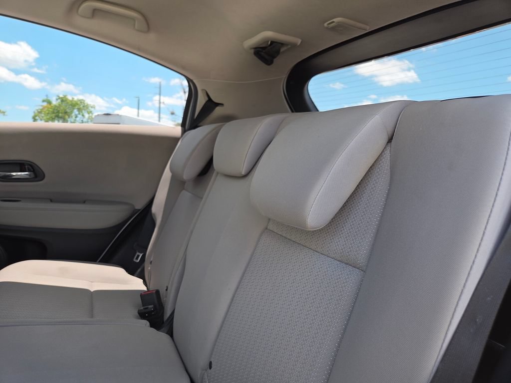 Used 2017 Honda HR-V LX image 22