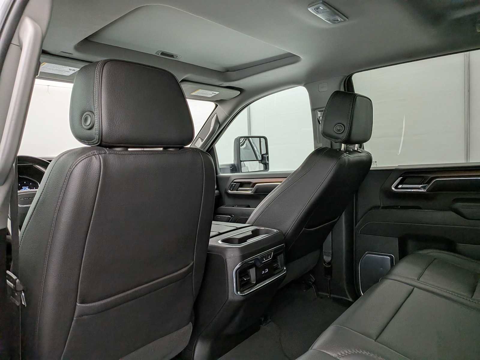 Used 2024 GMC Sierra 3500 Denali w/ Denali Reserve Package AWD/4WD image 19