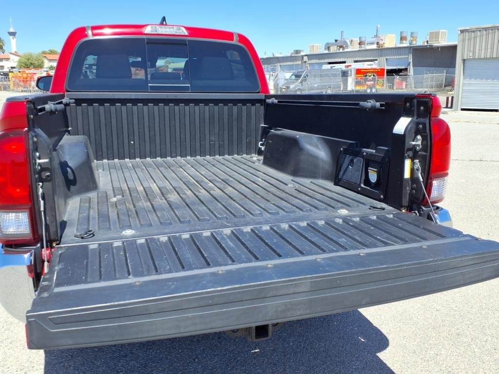 Used 2019 Toyota Tacoma TRD Sport image 16