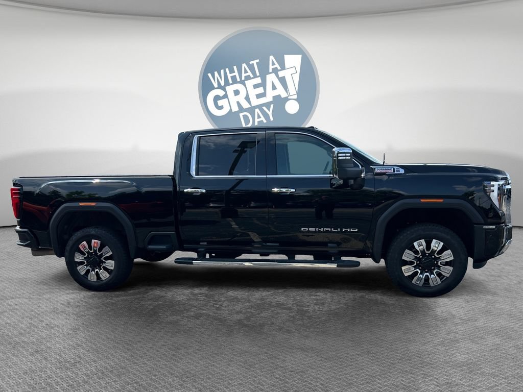 Used 2025 GMC Sierra 2500 Denali w/ Denali Reserve Package AWD/4WD image 2