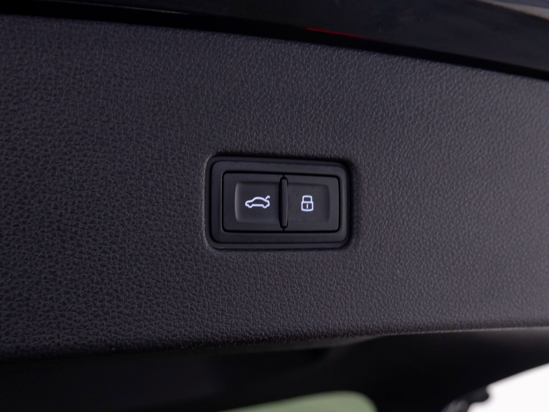 Used 2023 Audi Q8 Premium Plus image 30