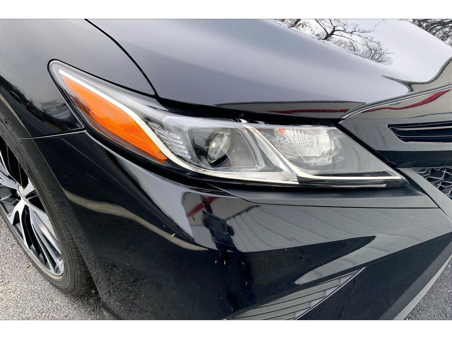 Used 2020 Toyota Camry SE w/ Convenience Package image 28