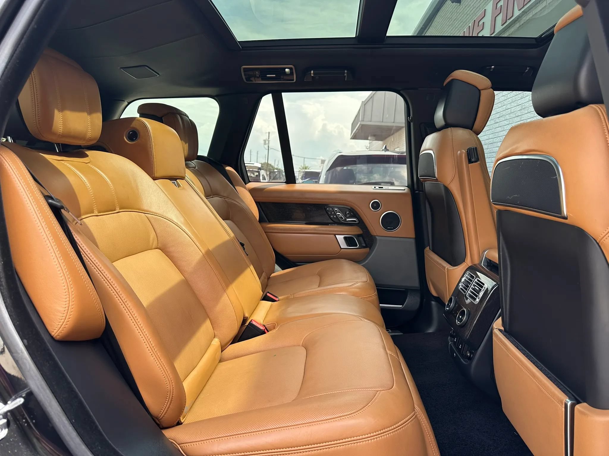 Used 2018 Land Rover Range Rover Autobiography AWD/4WD image 31