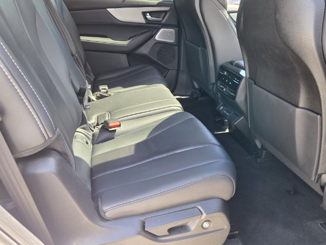 Certified 2026 Acura MDX w/ Technology Package FWD image 16