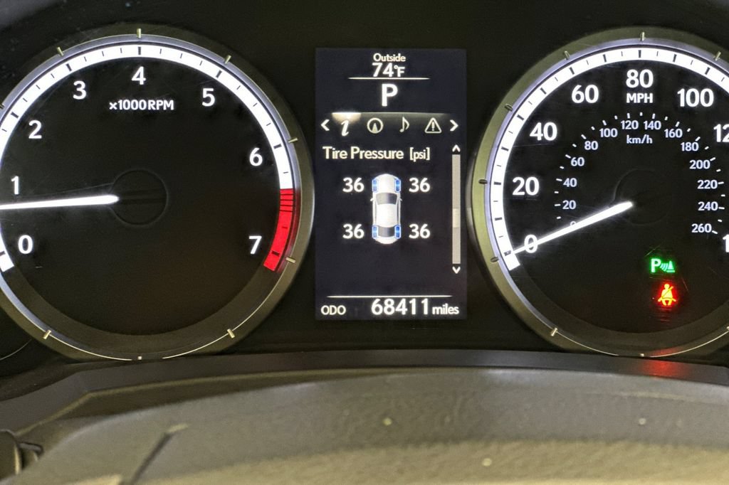 Used 2015 Lexus RC 350 w/ Luxury Package RWD image 27