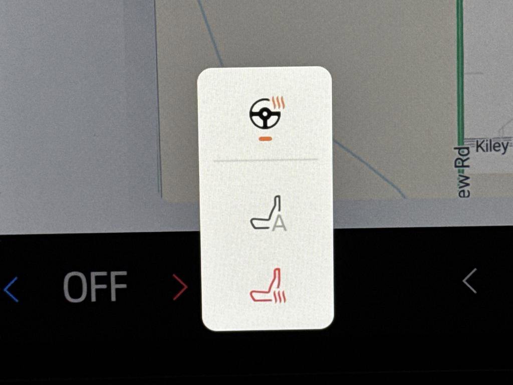 Used 2025 Ford Explorer ST-Line w/ Premium Package image 8