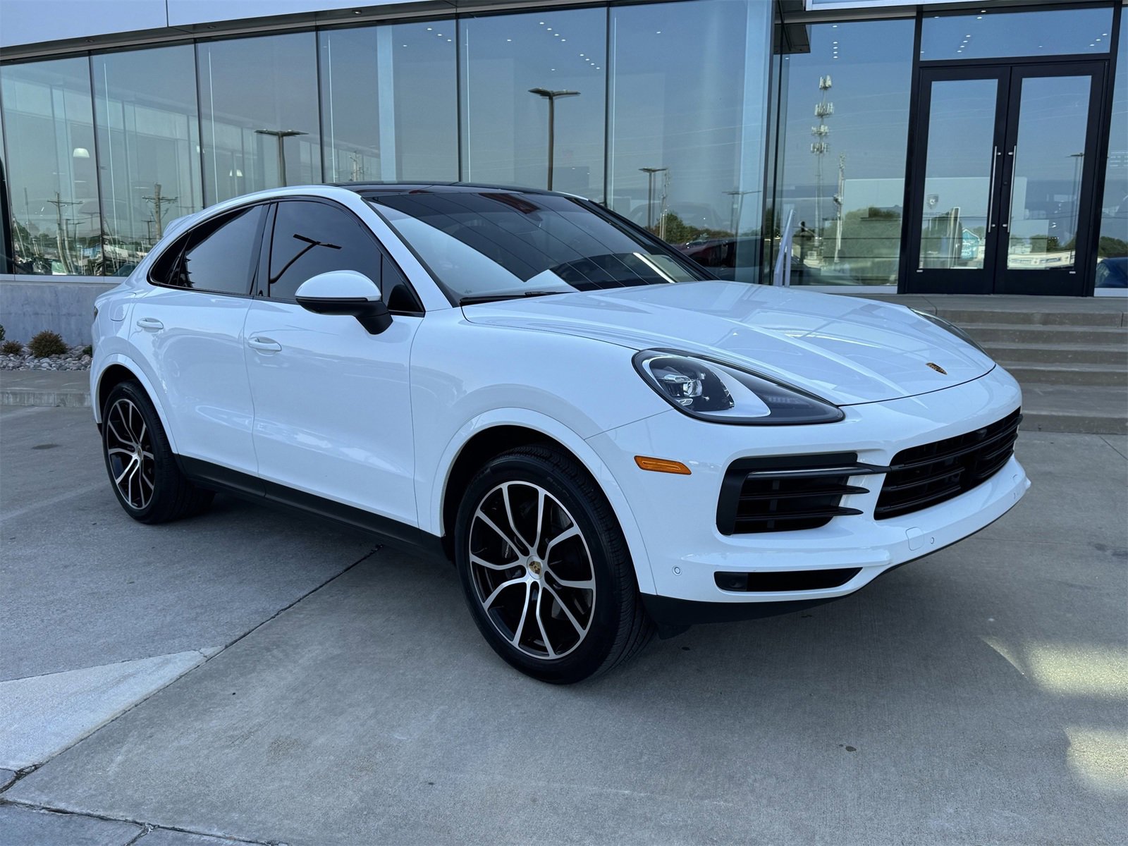 Certified 2022 Porsche Cayenne Coupe image 9