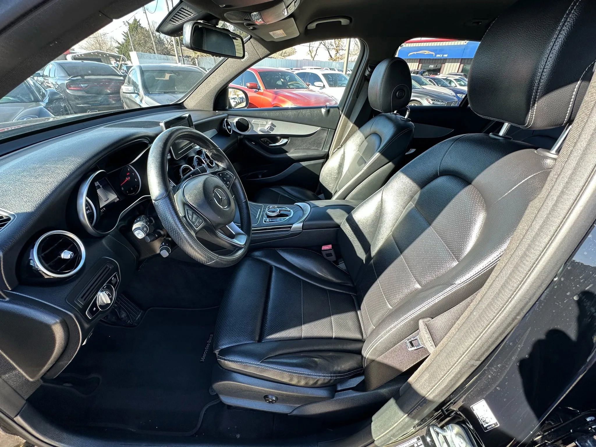 Used 2019 Mercedes-Benz GLC 300 4MATIC image 10