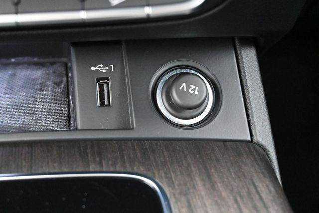 Used 2022 Audi Q5 2.0T Premium w/ Convenience Package AWD/4WD image 25