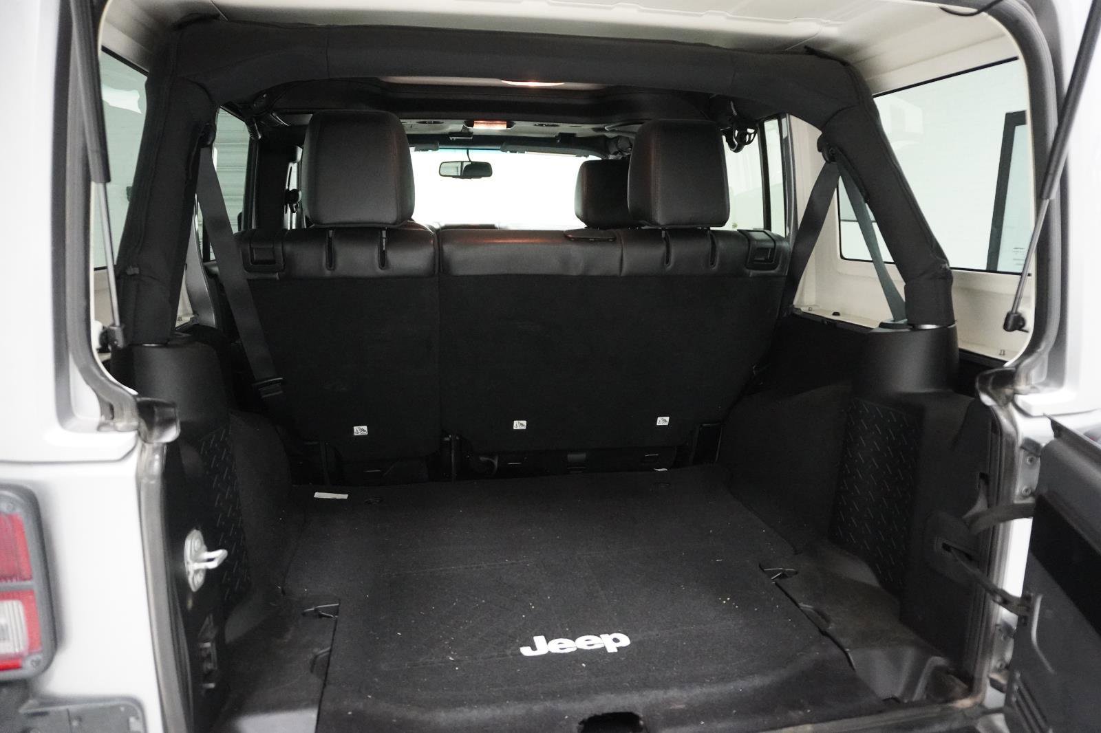 Used 2015 Jeep Wrangler Altitude image 7