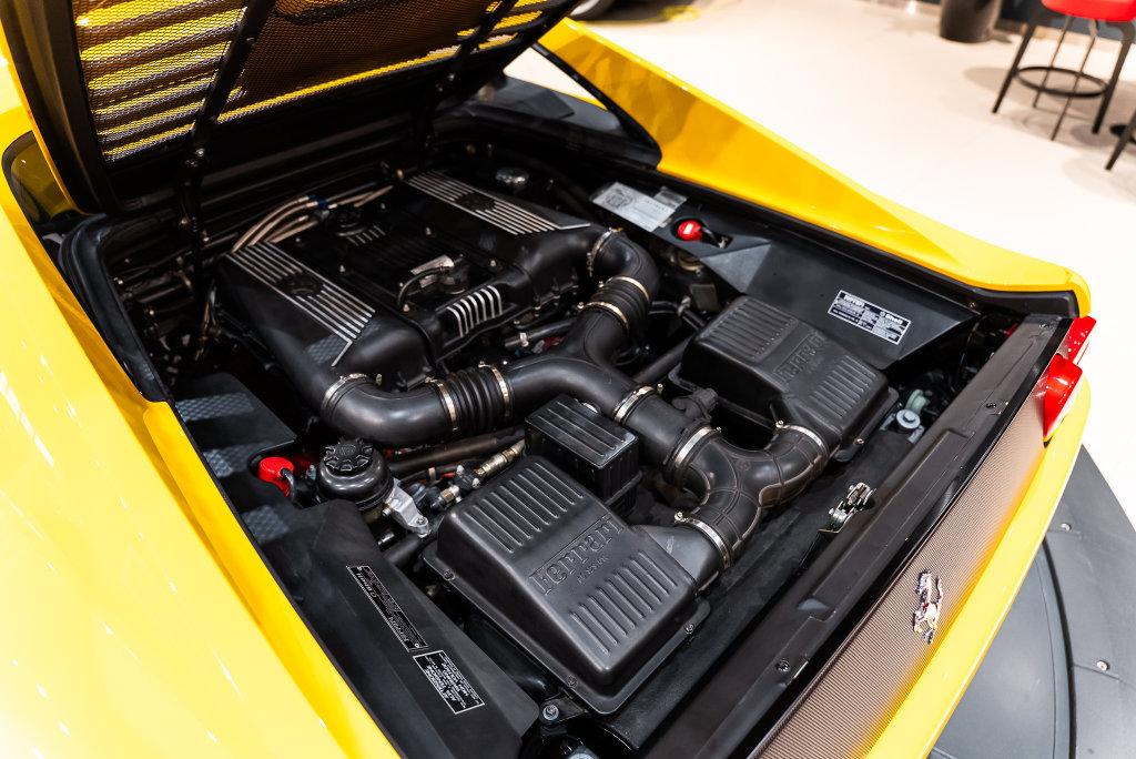 Used 1998 Ferrari F355 Berlinetta RWD image 21