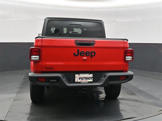 Used 2024 Jeep Gladiator Sport image 9