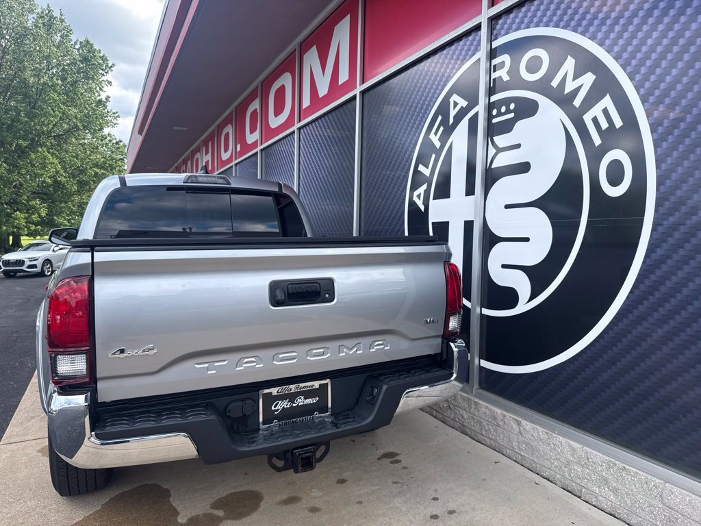 Used 2023 Toyota Tacoma SR5 AWD/4WD image 12