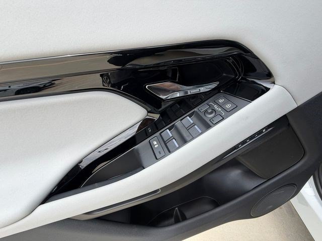 New 2026 Land Rover Range Rover Evoque Hoxton AWD/4WD image 11