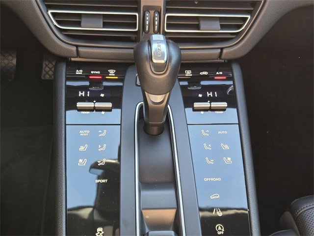 Used 2022 Porsche Macan image 28