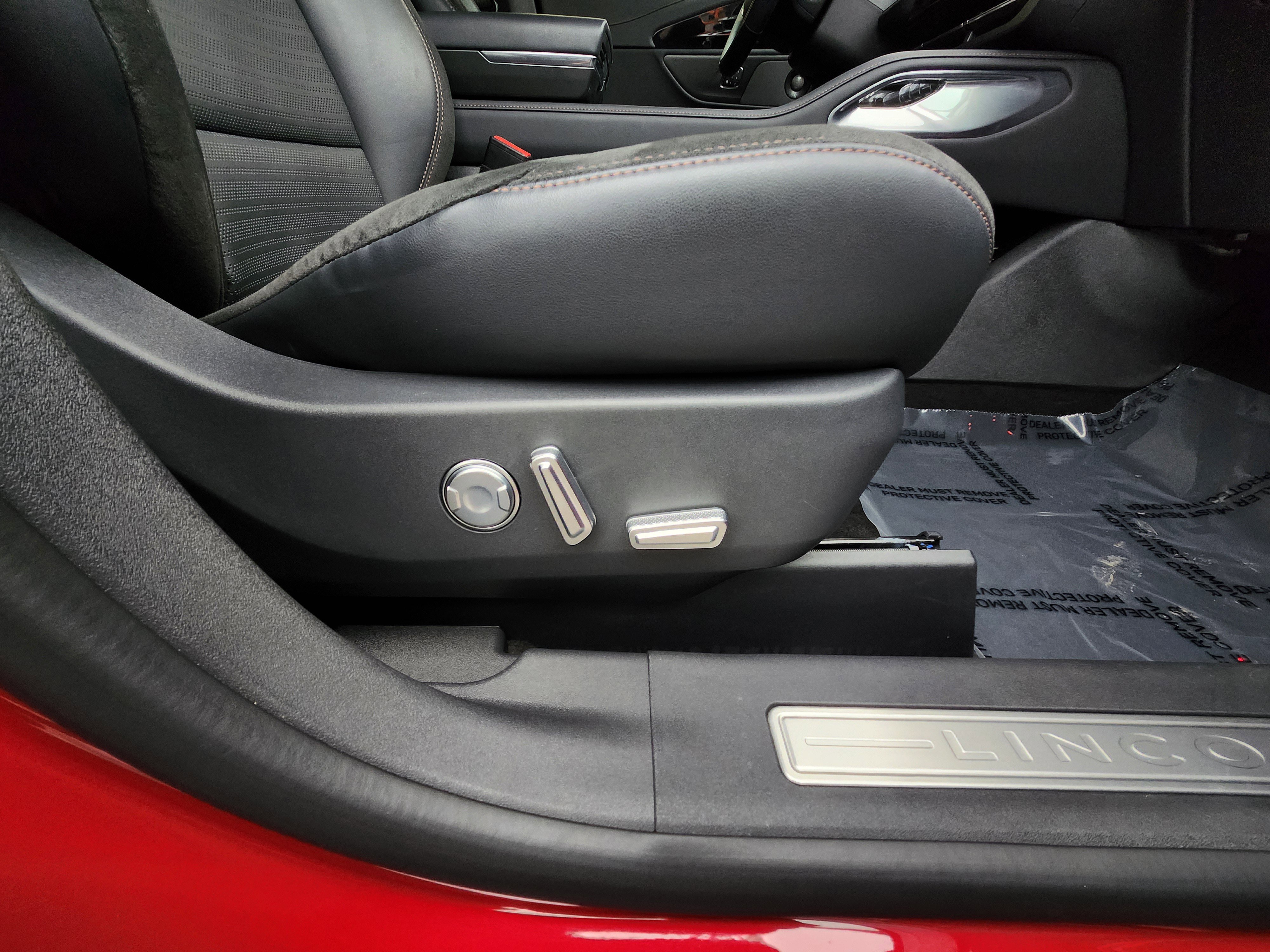 Used 2024 Lincoln Nautilus Reserve w/ Equipment Group 202A image 27